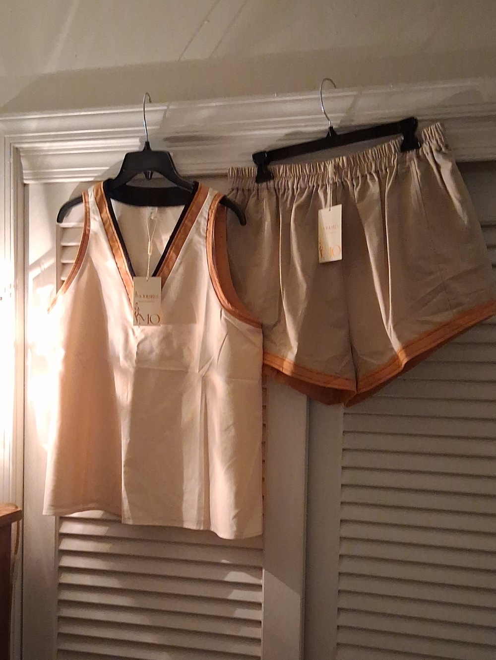 NWT - Modesees Cream with Orange Trim Short Set